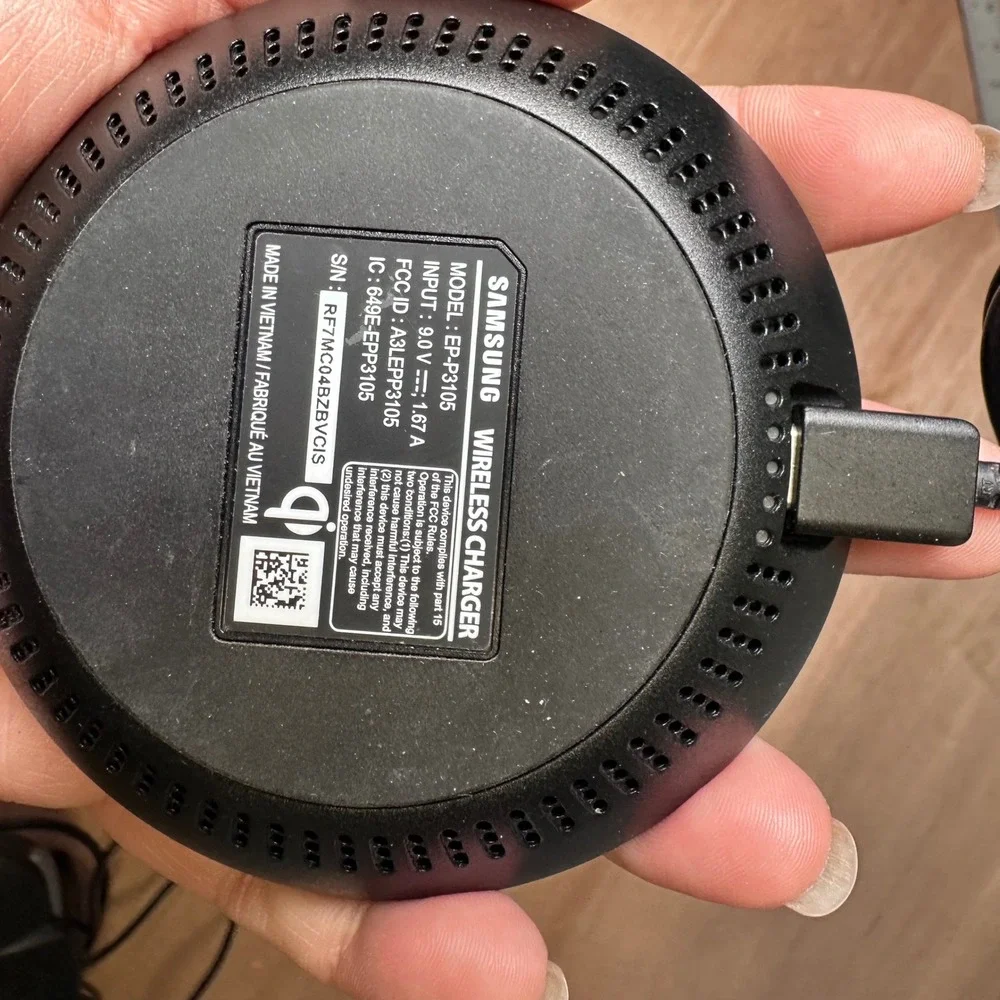 Samsung Wireless Charger Pad EP-P3105 Black USB-C Qi Charging Station